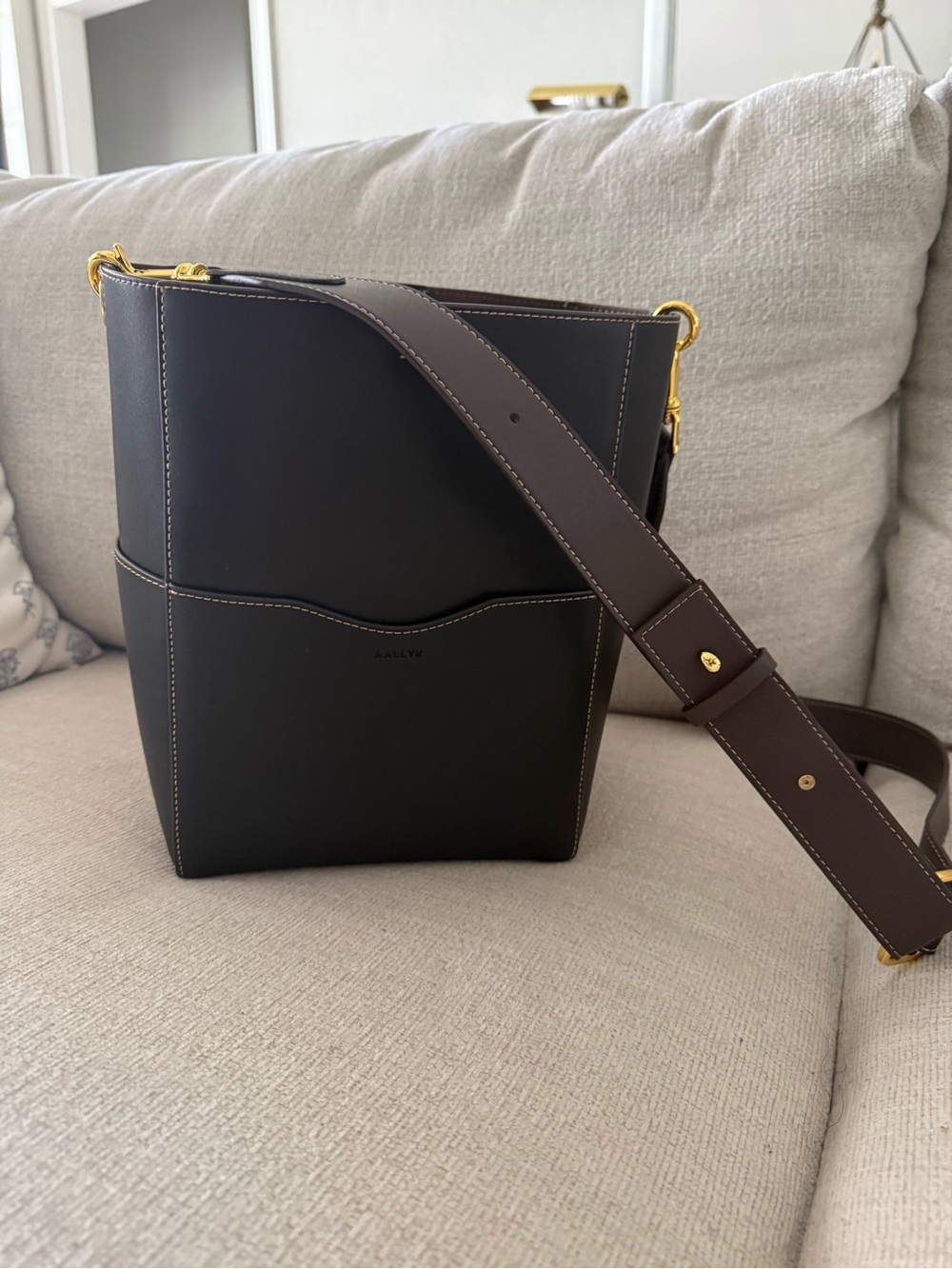 AALLYN Jordan Bucket Bag